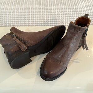 Franco Sarto brown leather bootie size 7M lightly worn excellent condition